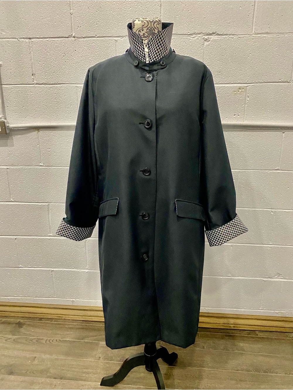 Mint Condition Black Sanyo Trench Coat with Houndstooth Trim Size L